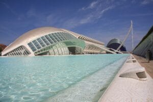 Por qué contar con una agencia de marketing para tu negocio local en Valencia