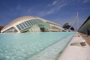 Por qué contar con una agencia de marketing para tu negocio local en Valencia